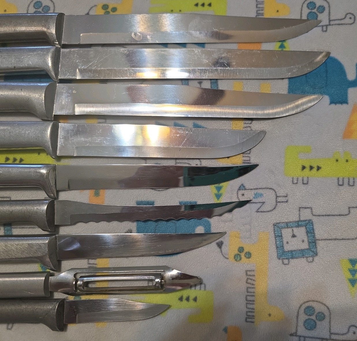 9 Rada & Rada Style Knives