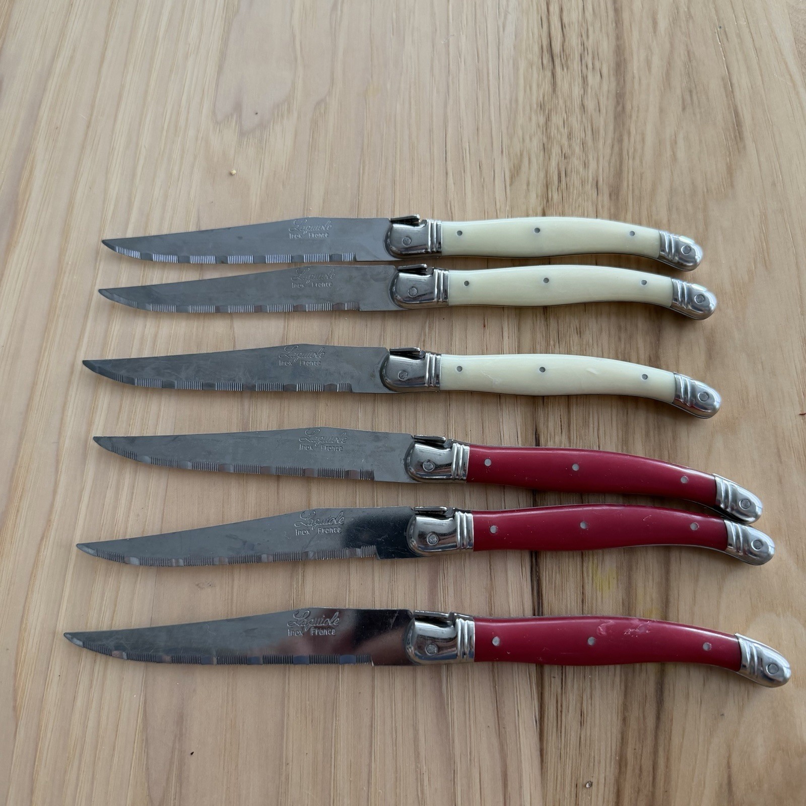 Laguiole France Serrated Steak Knives Set of 6 – 3 Red 3 Cream Used