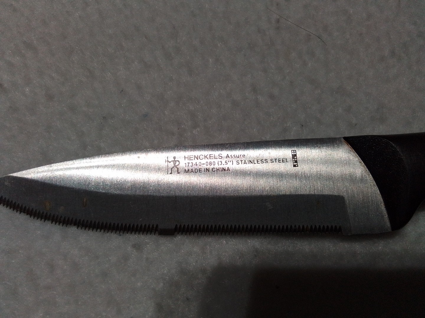 Henkels Assure 3.5 ” Serated Paring Knife #17340-080 Preowned
