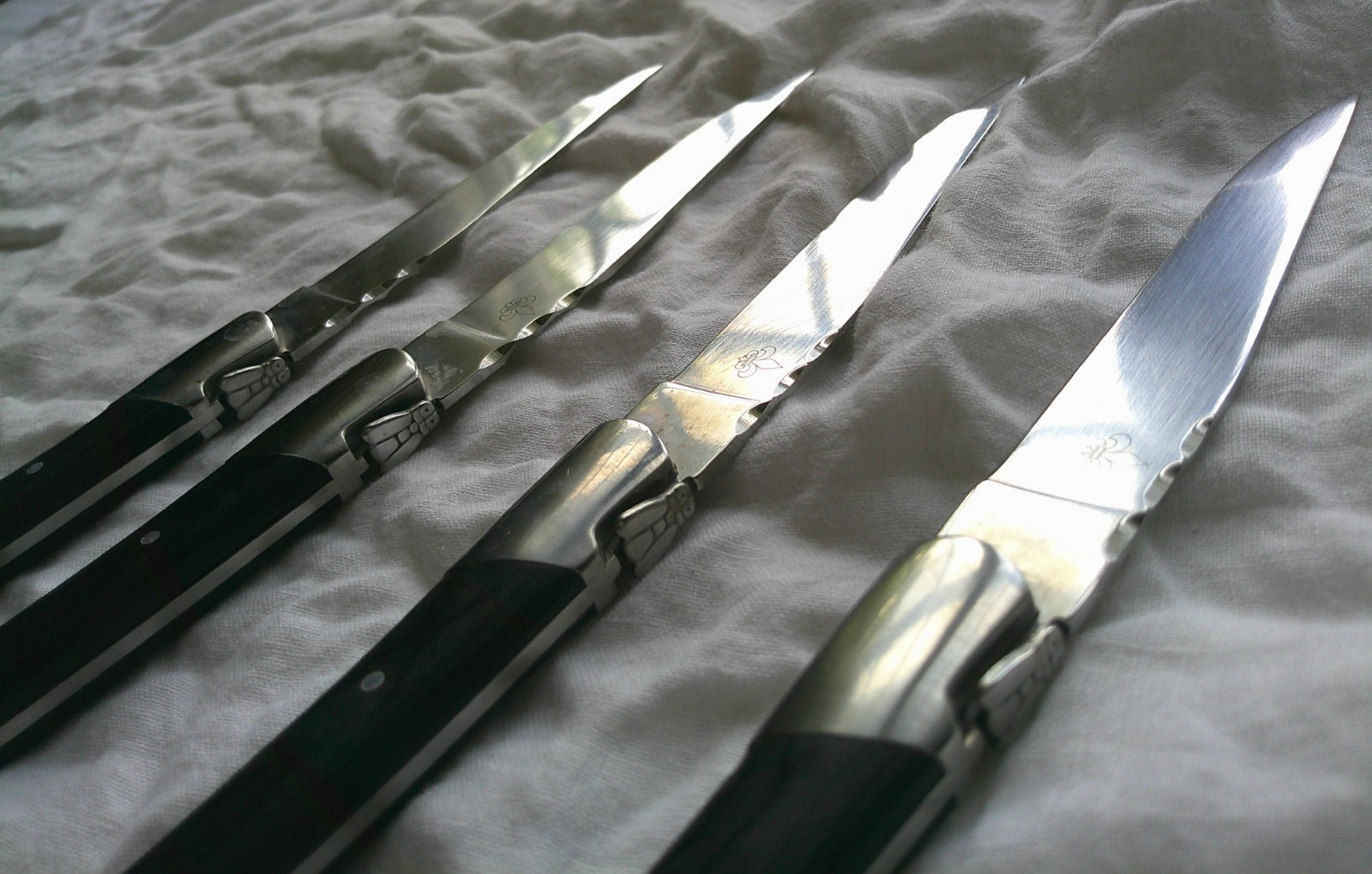 Laguiole Steak Knives France Brown Wood Handles Fleur de Lis and Bee Set of Four