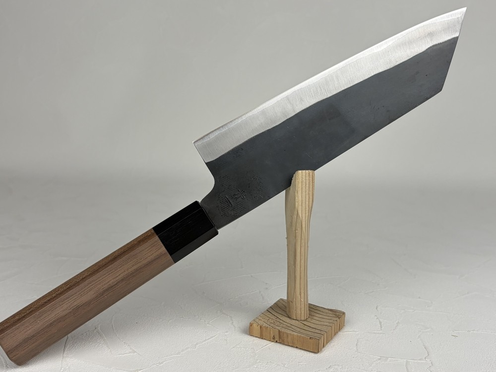 Kyusakichi Blue 1 core stainless steel clad Bunka knife 190 mm walnut handle