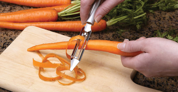 Rada Vegetable Peeler 1 3/4″ swivel blade, DR132 USA made kitchen sharp carded