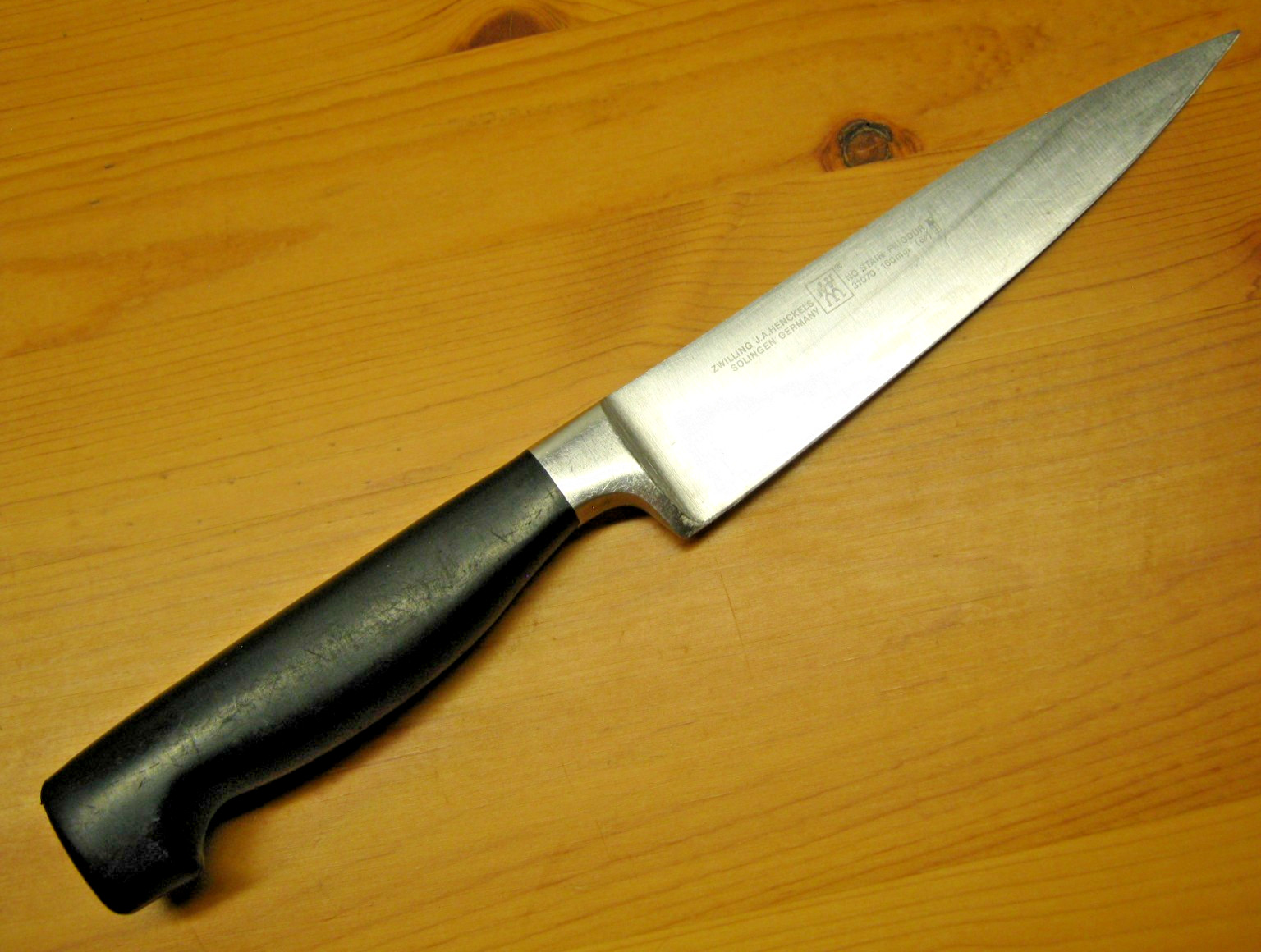 ZWILLING J.A. Henckels Chef’s Slicing Utility Knife 31070-160MM 6-in Used