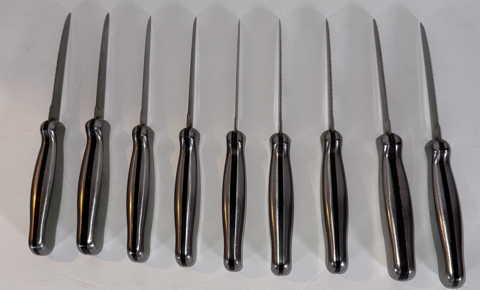 9 Ginsu Heavy Handled Stainless Steel Steak Knives Silver & Black Serrated 8.5”