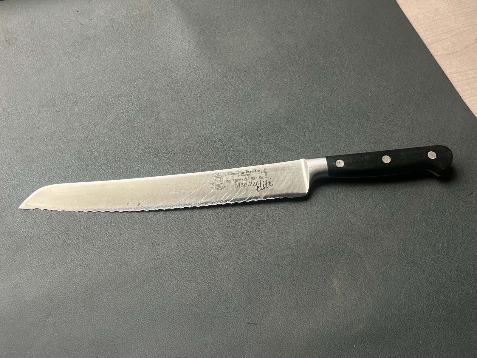 Messermeister Meridian Elite E3699-9 Bread Knife 9 Inch German Steel