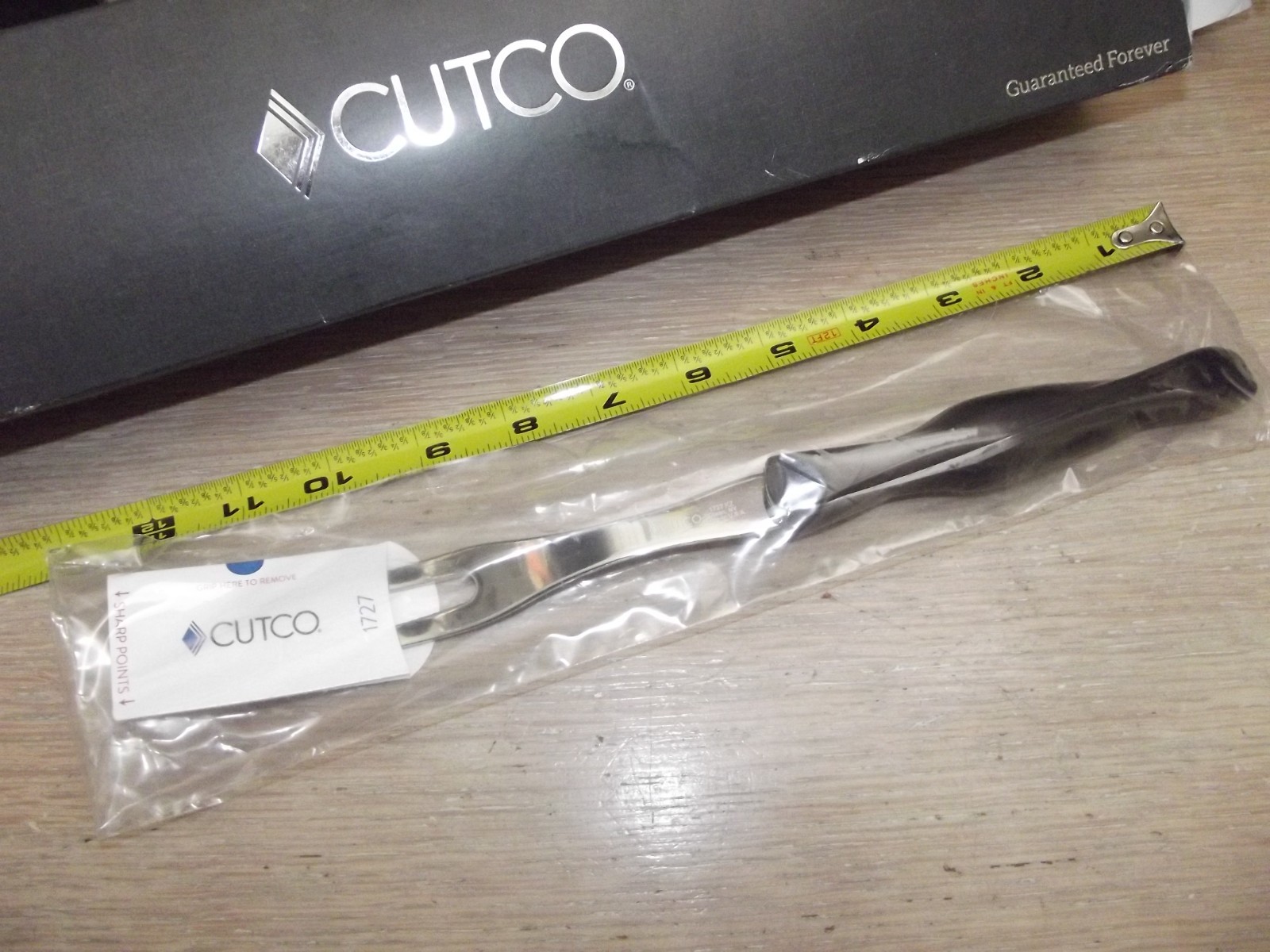 NEW SEALED CUTCO Gourmet 6-3/8″ Carving Fork 1727 Brown Black Marbled Handle