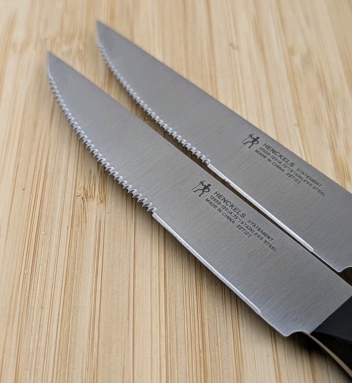 2pc Henckels STATEMENT 4.75-in STEAK Knife SET, Stainless Steel, 13559-120, (C)