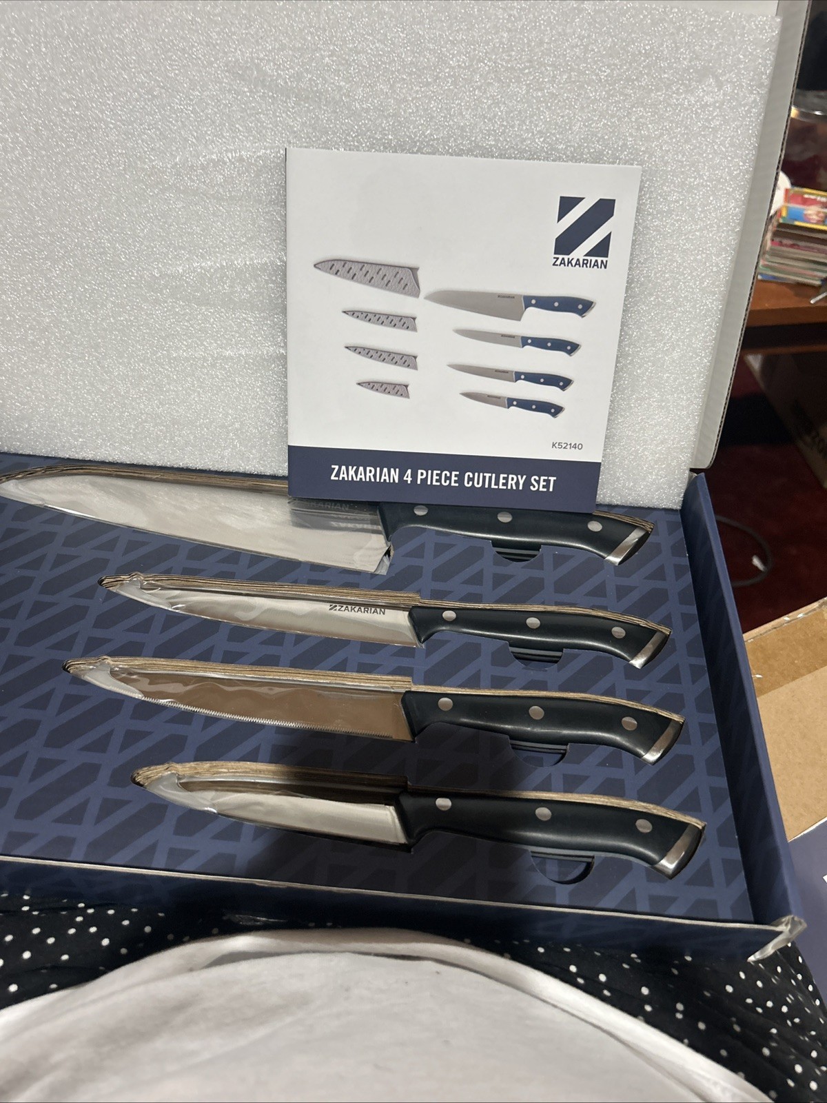 Zakarian 4 Piece Knife Set With Protective Sheaths In Storage Box new