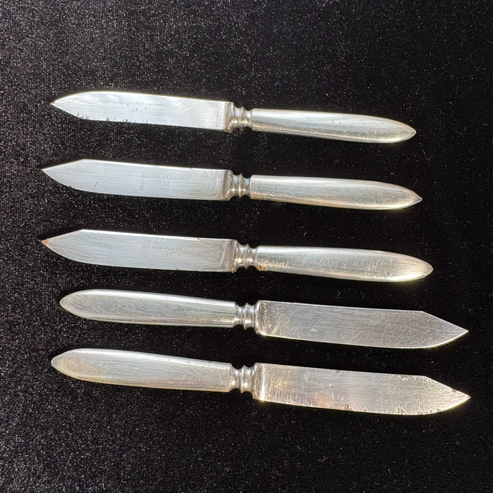 Vintage Silver Plate Co Set of 5 Silver Plated Dessert Luncheon Knives Plain