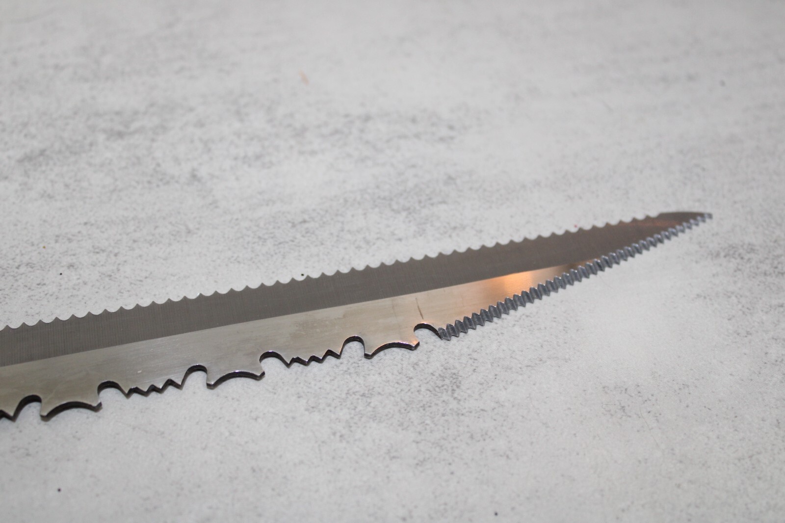 Vintage Regent Sheffield Stainless Steel Carving Bread Knife 8.75 in