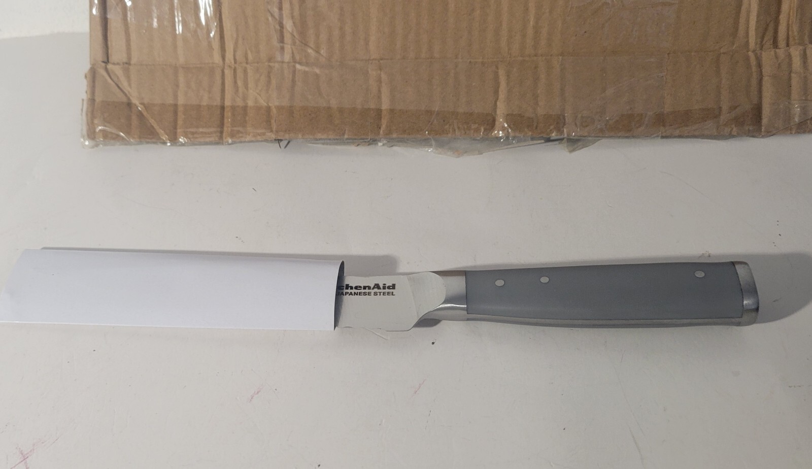 Knife KitchenAid 10.5 ” Japanese Steel 5.5″ Serrated Blade 3 Rivet Gray Handle