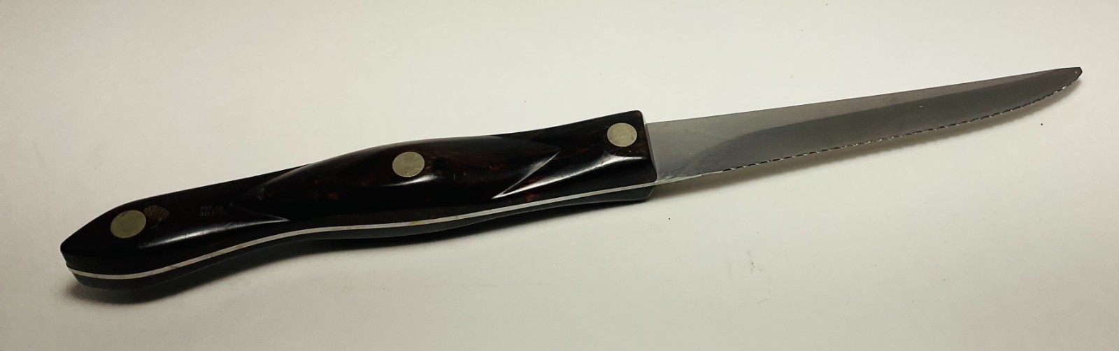 CUTCO 1721 Serrated Trimmer Knife Brown & 1759 Table or Steak Knife Black