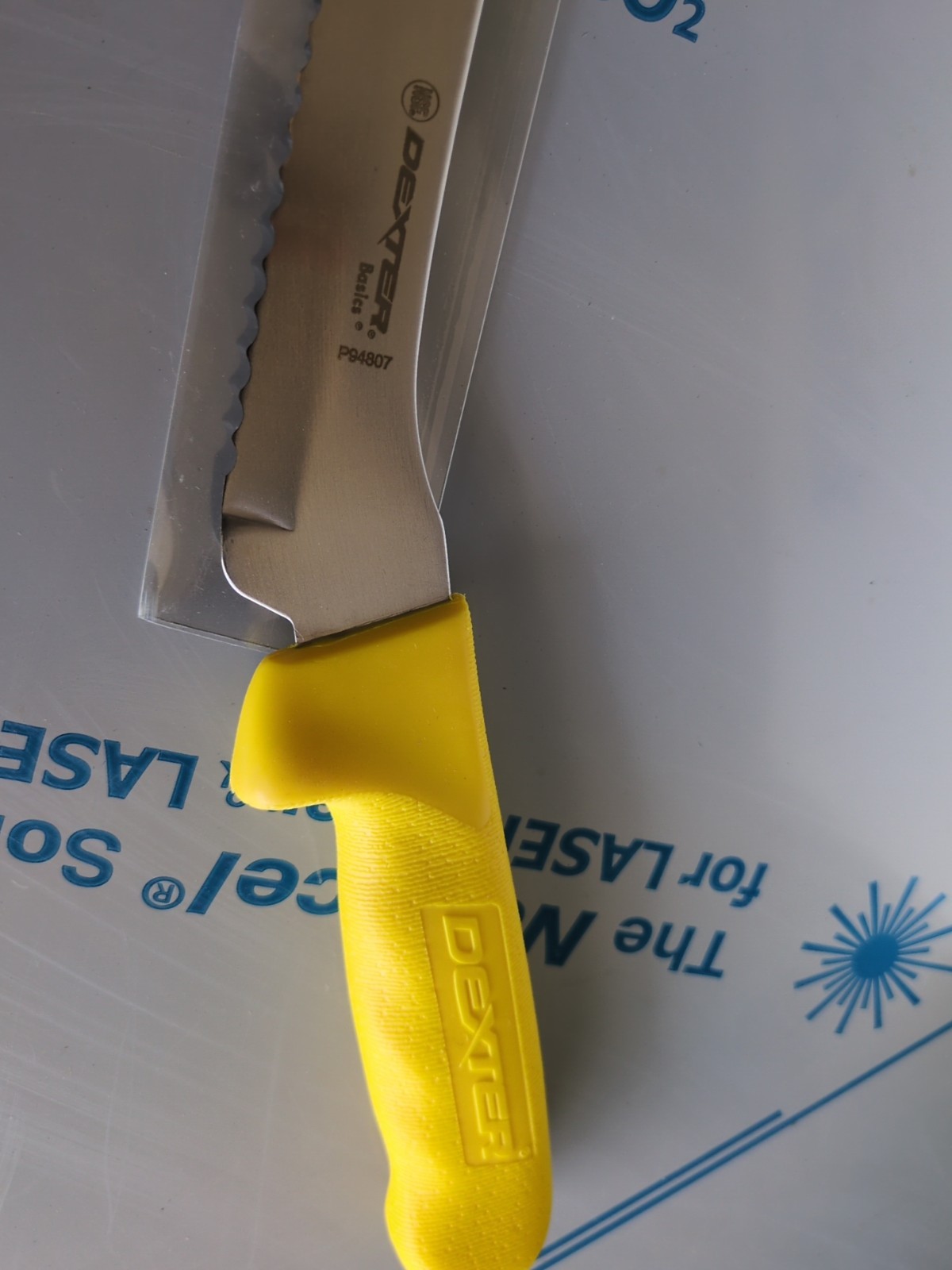 Dexter Russell P94807 8 in Basics® Scalloped Offset Sandwich Knife Yellow 31606