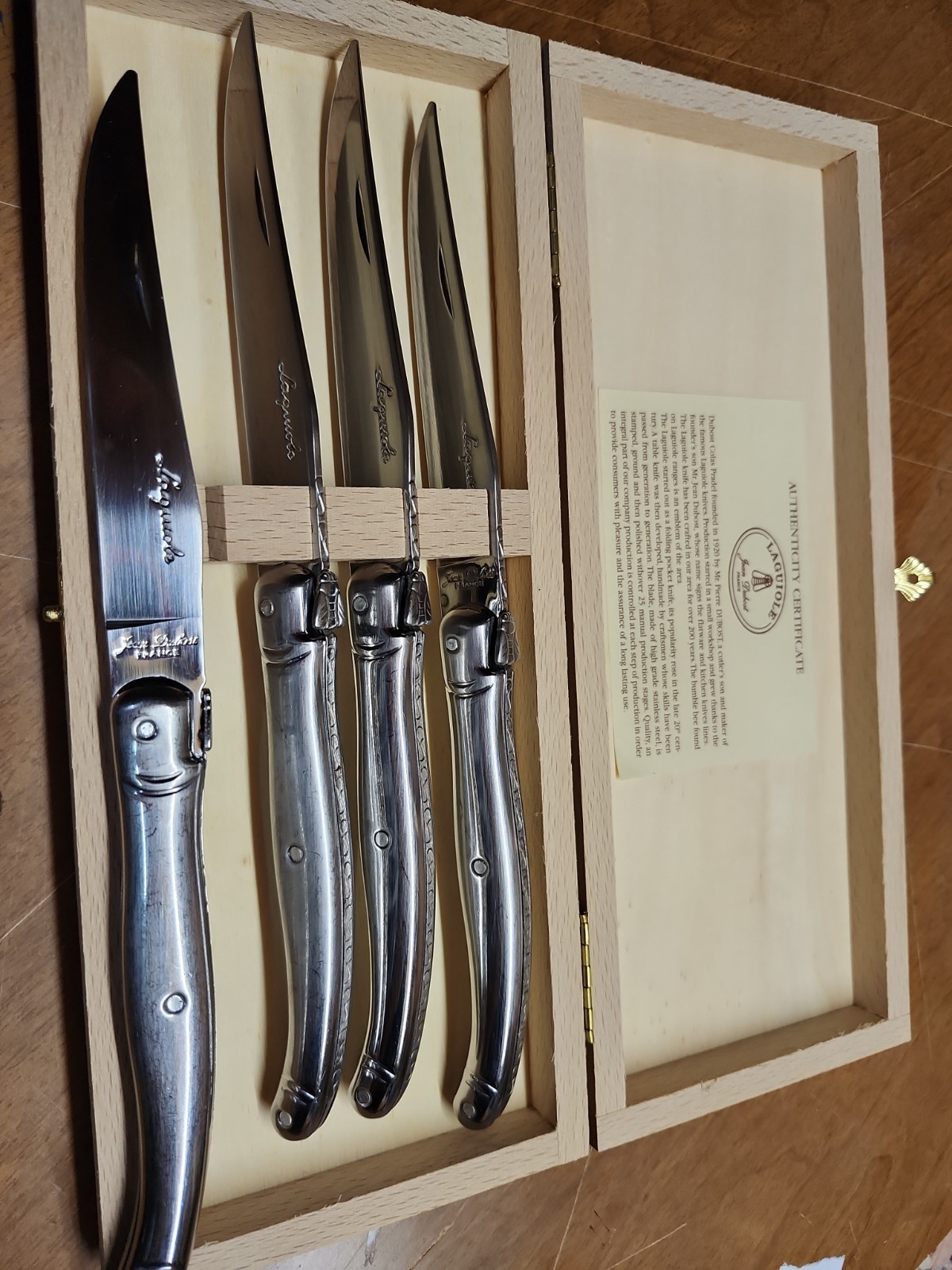 Laguiole Set of 4 Stainless Steel Steak Knives Brand New in Keepsake Box