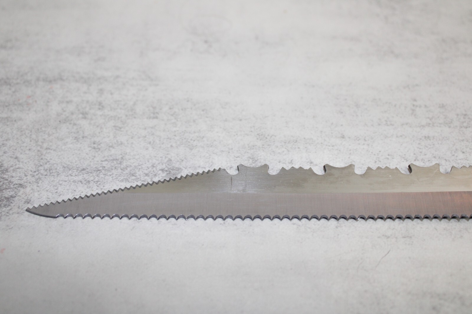 Vintage Regent Sheffield Stainless Steel Carving Bread Knife 8.75 in