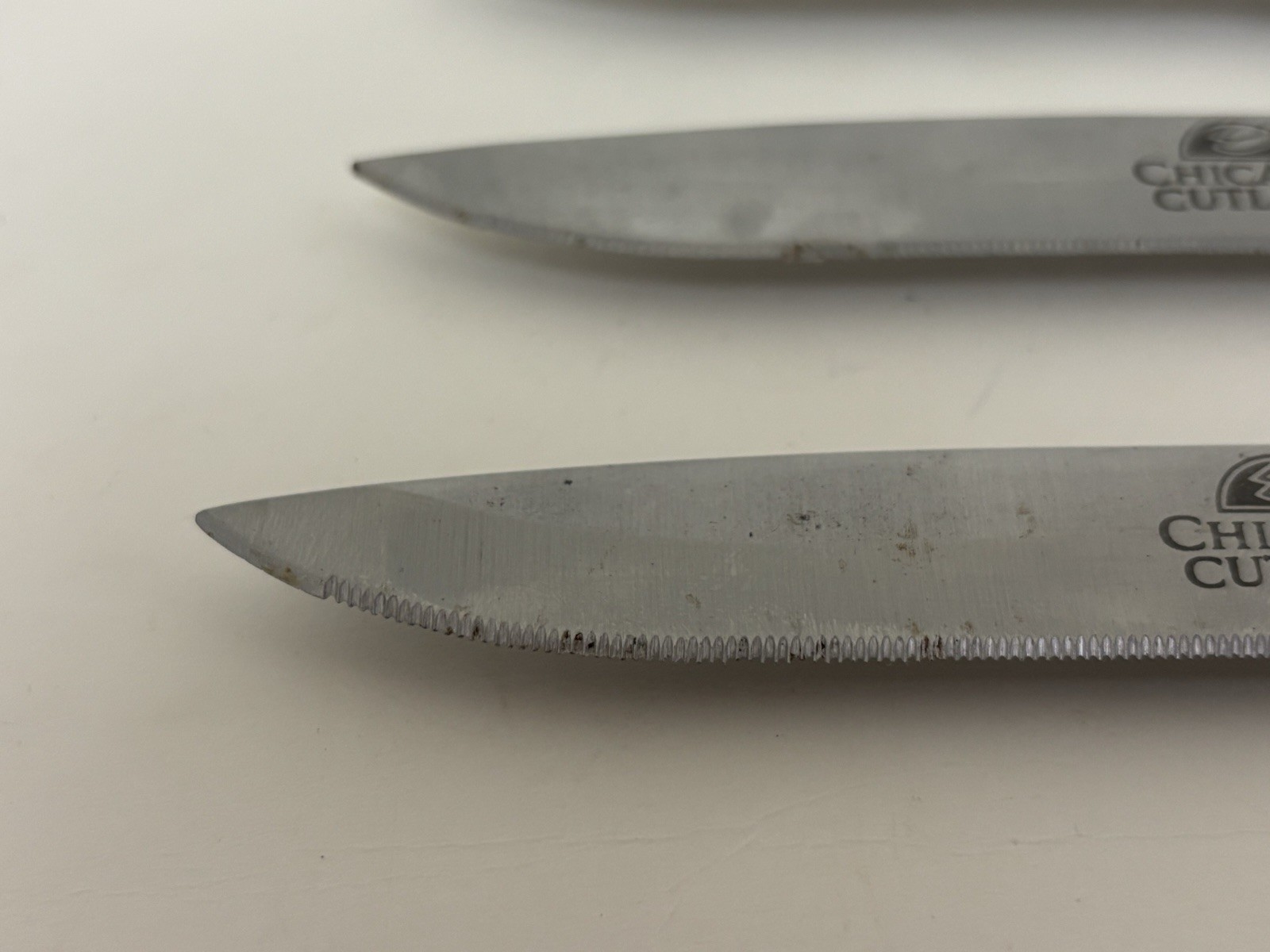 Lot 3 CHICAGO CUTLERYForge 3 Rivet Full Tang Utility Steak knives Polymer Handle