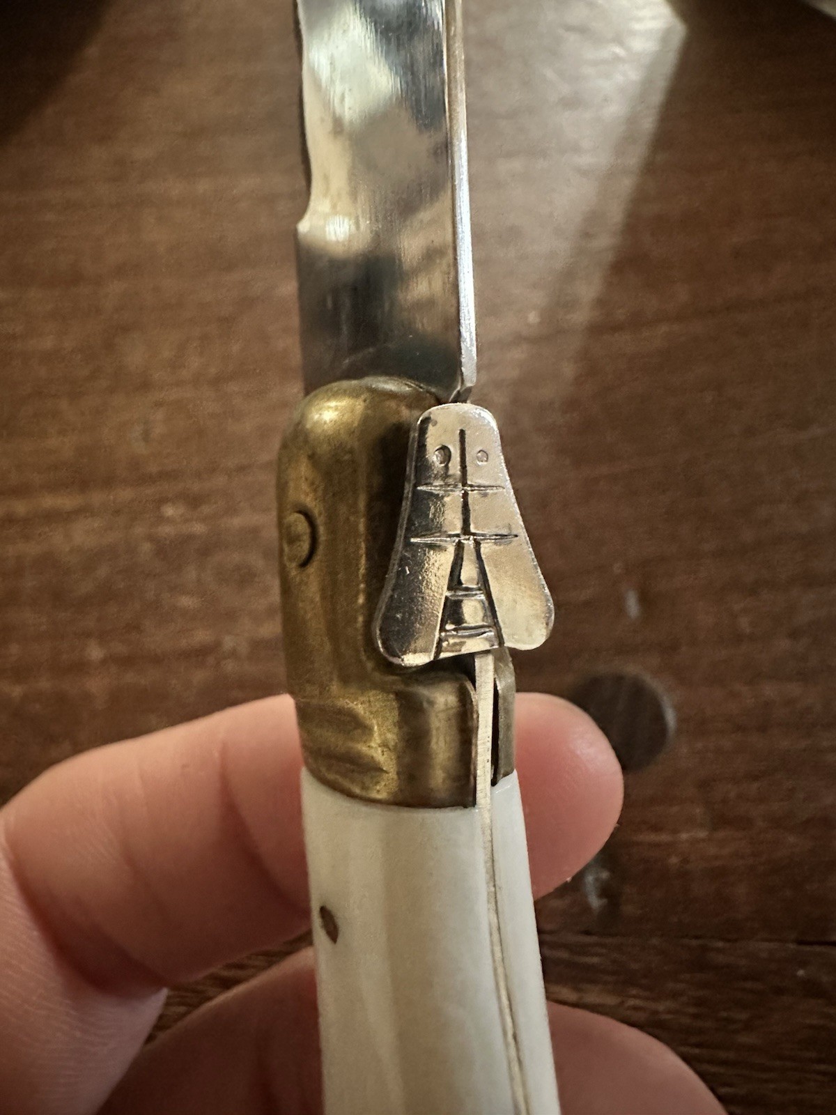 8 Laguiole Inox White Cream Bee Steak Knives Stainless In Wood Boxes