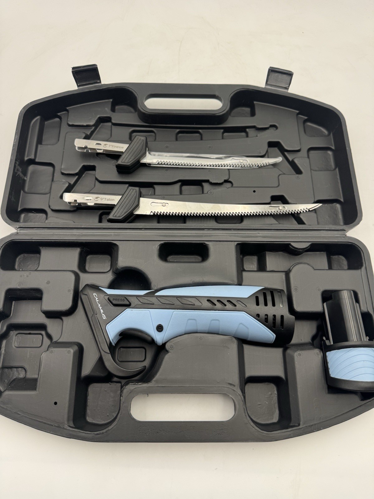 Calamus BladeVolt Rechargeable Cordless Electric Fillet Knife w 7″ & 9″ Blades