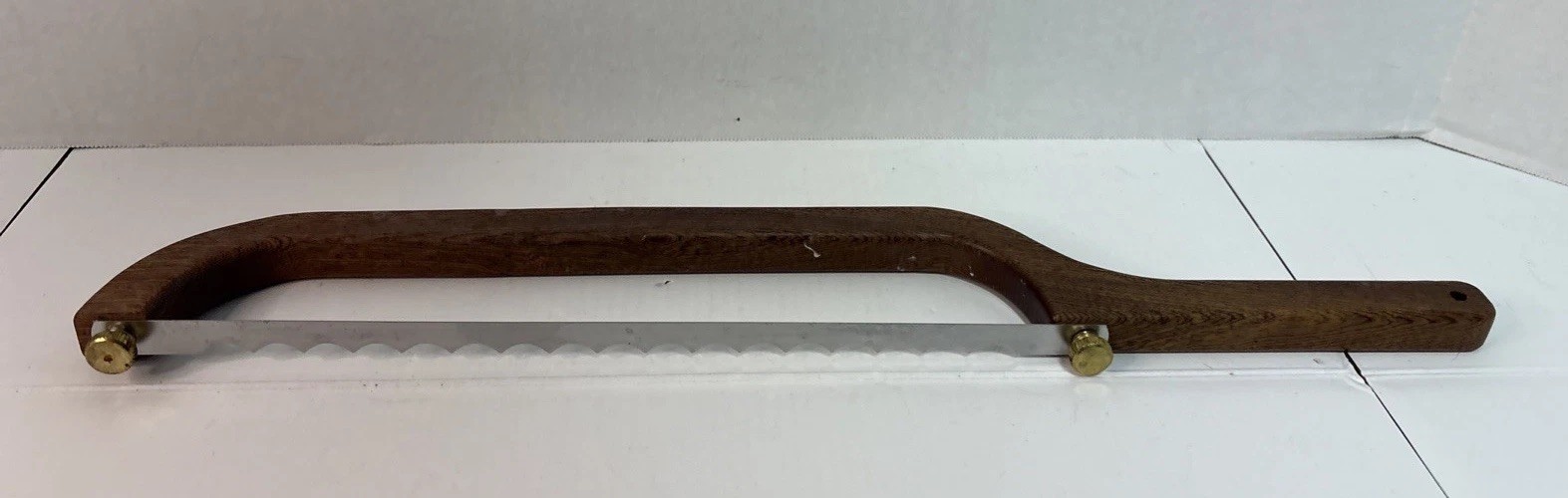 Wooden Bread Bow Knife Serrated Sourdough Loaf Bagel Slicer – Fiddle Bow Design