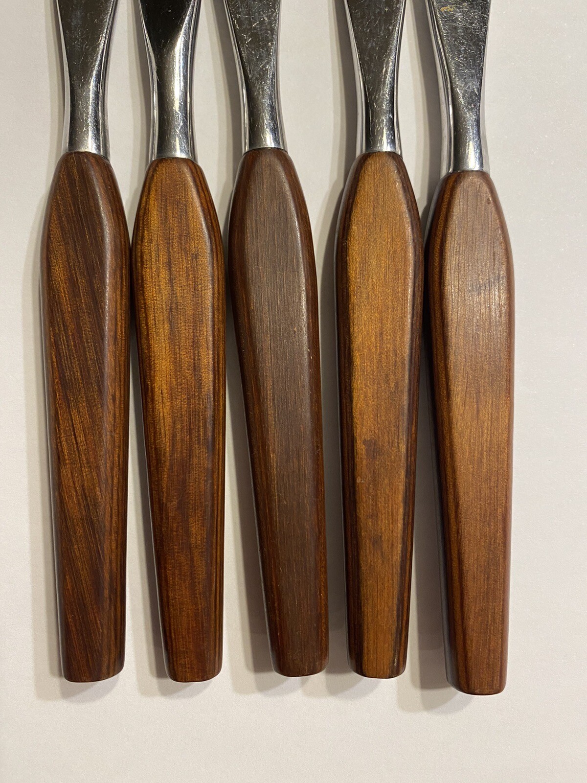 5 MCM Fleetwood Stainless Steak Knives Canoe Muffin Style Teak Wood Handles