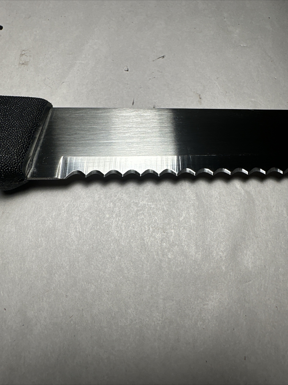 Columbia Cutlery 9.5” Serrated Bread Knife – Stainles Steel