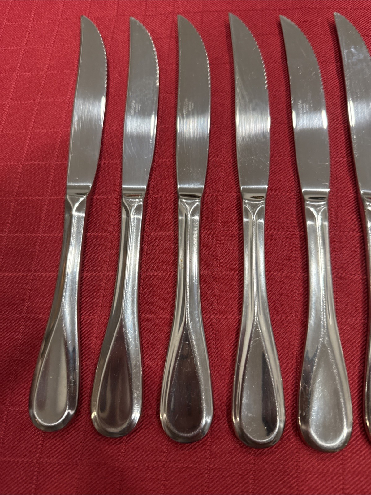 BRAVO Stainless By Mikasa Vietnam 18/10 Glossy Set Of 12 Steak Knives 9 3/4”