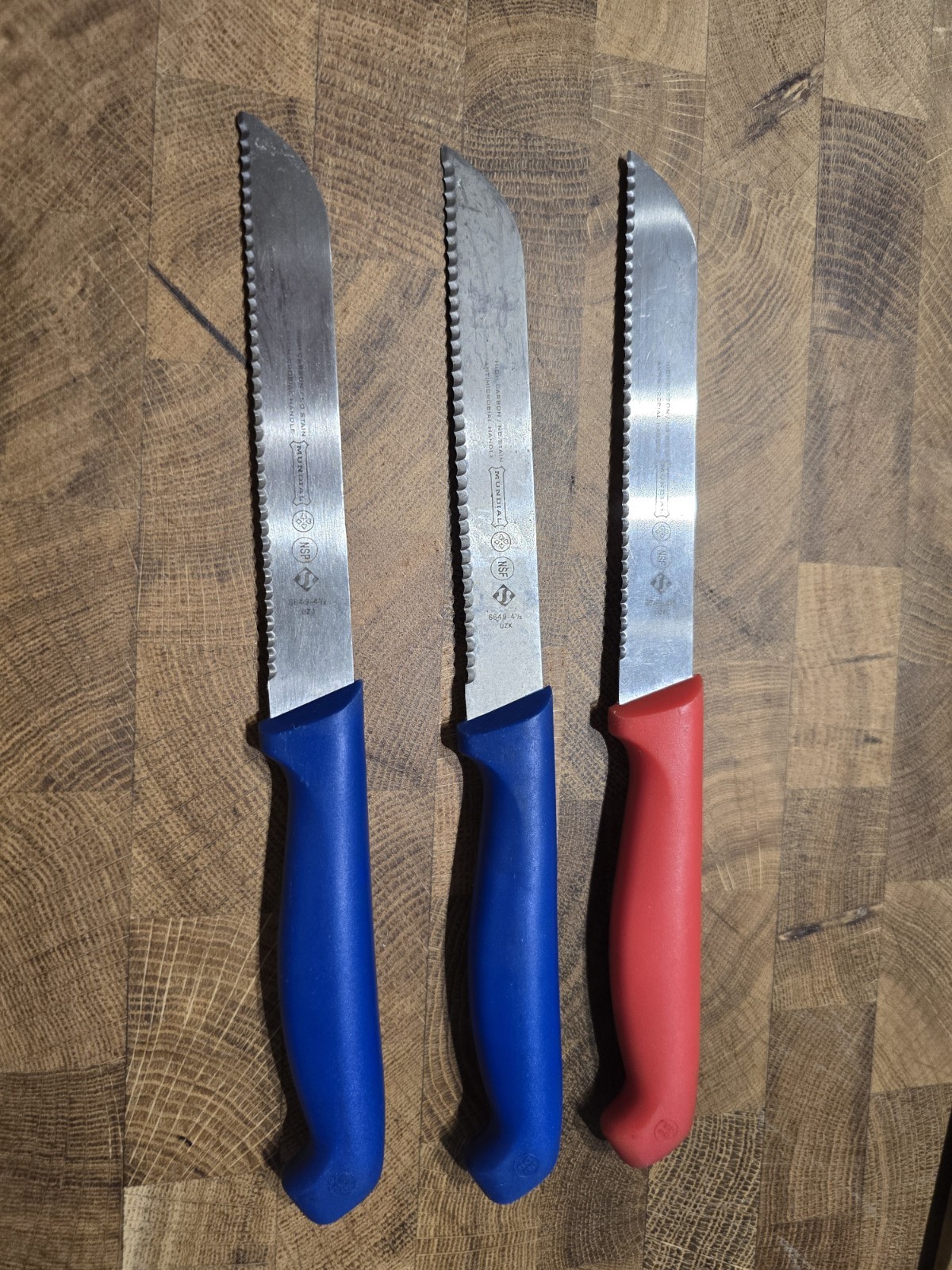 Mundial Utility Knife Blue And Red 6649 4.5 Inch Blade