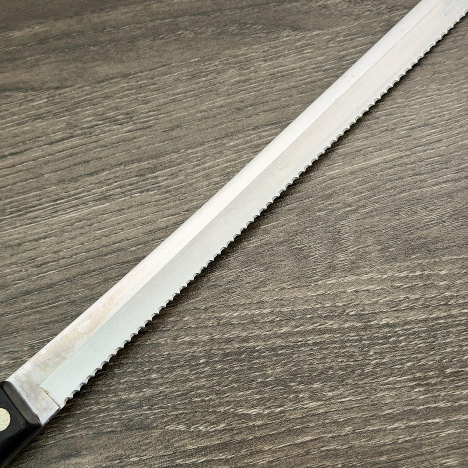 Cutco 1724 JE 9-3/4″ Serrated Bread Knife Stainless Blade Dark Brown Handle USA