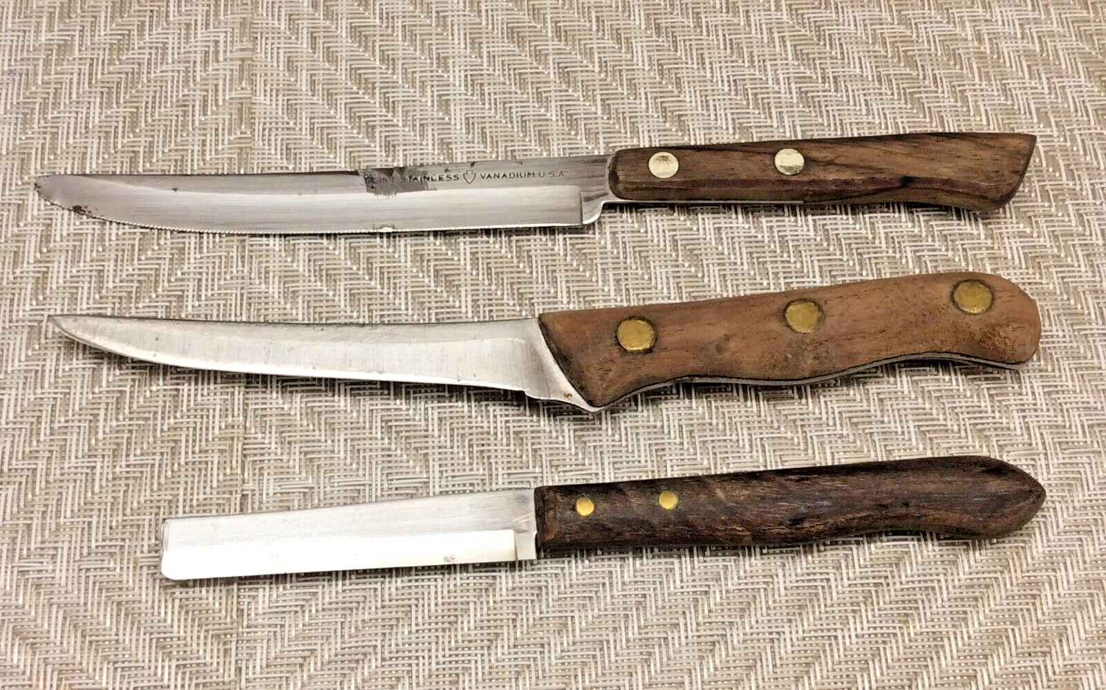 Mixed Lot Of 3 Paring/Steak Knives Stainless 3″ – 5″ Blades Wood Handles Vintage