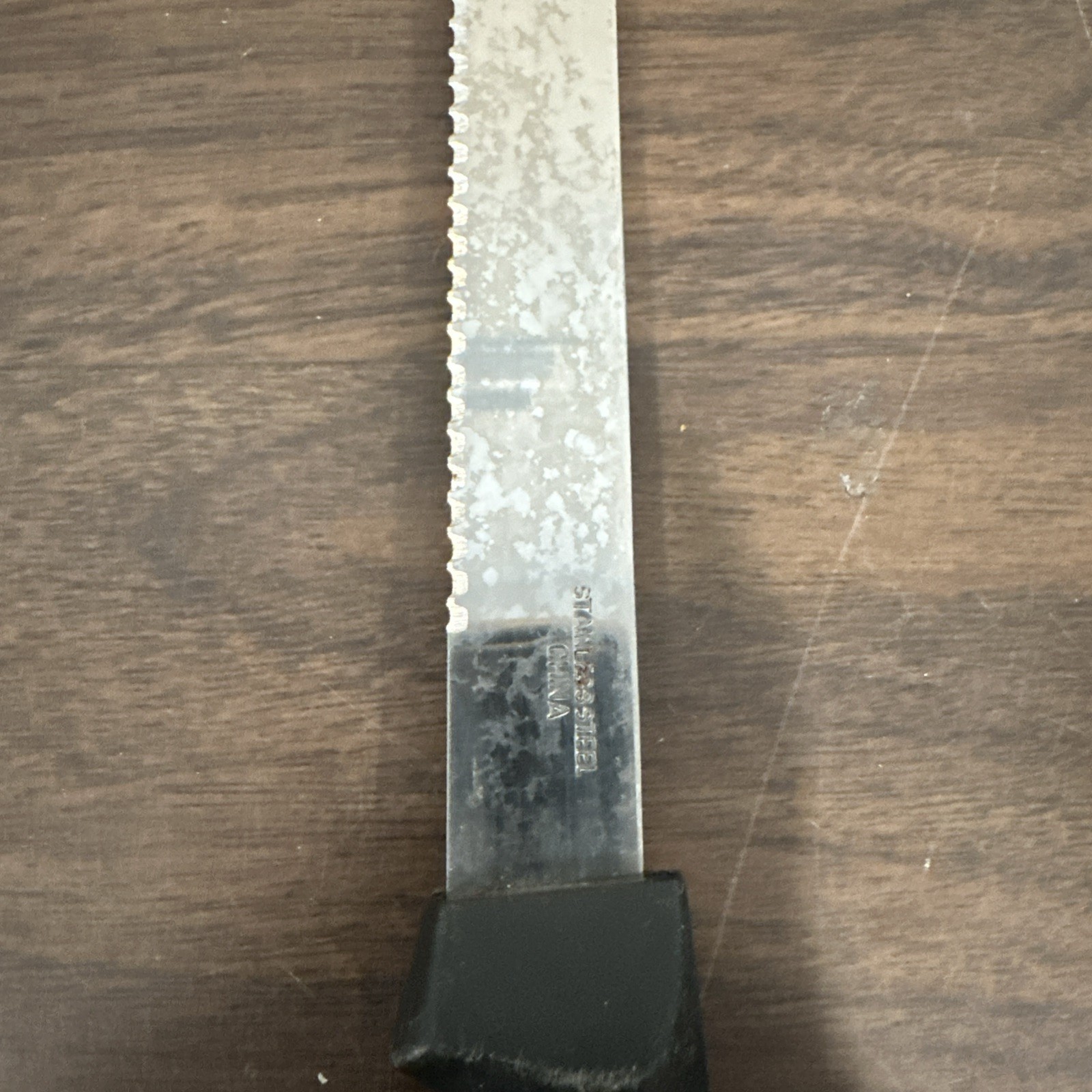 Lot of 5 Kitchen Knives With Sharpening Stone Farberware Rubber Handle, Stainles