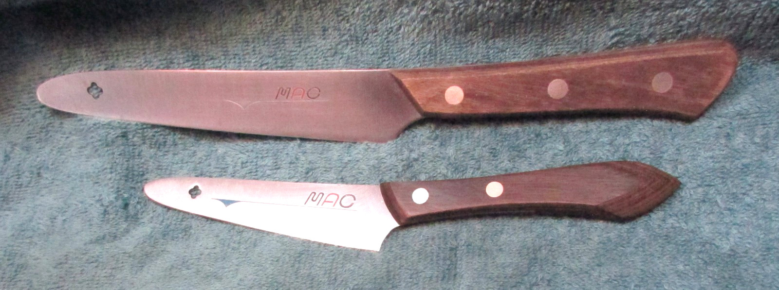 2 Vintage Round End MAC KITCHEN KNIVES Full Tang Rivet Wood Handles Made Japan