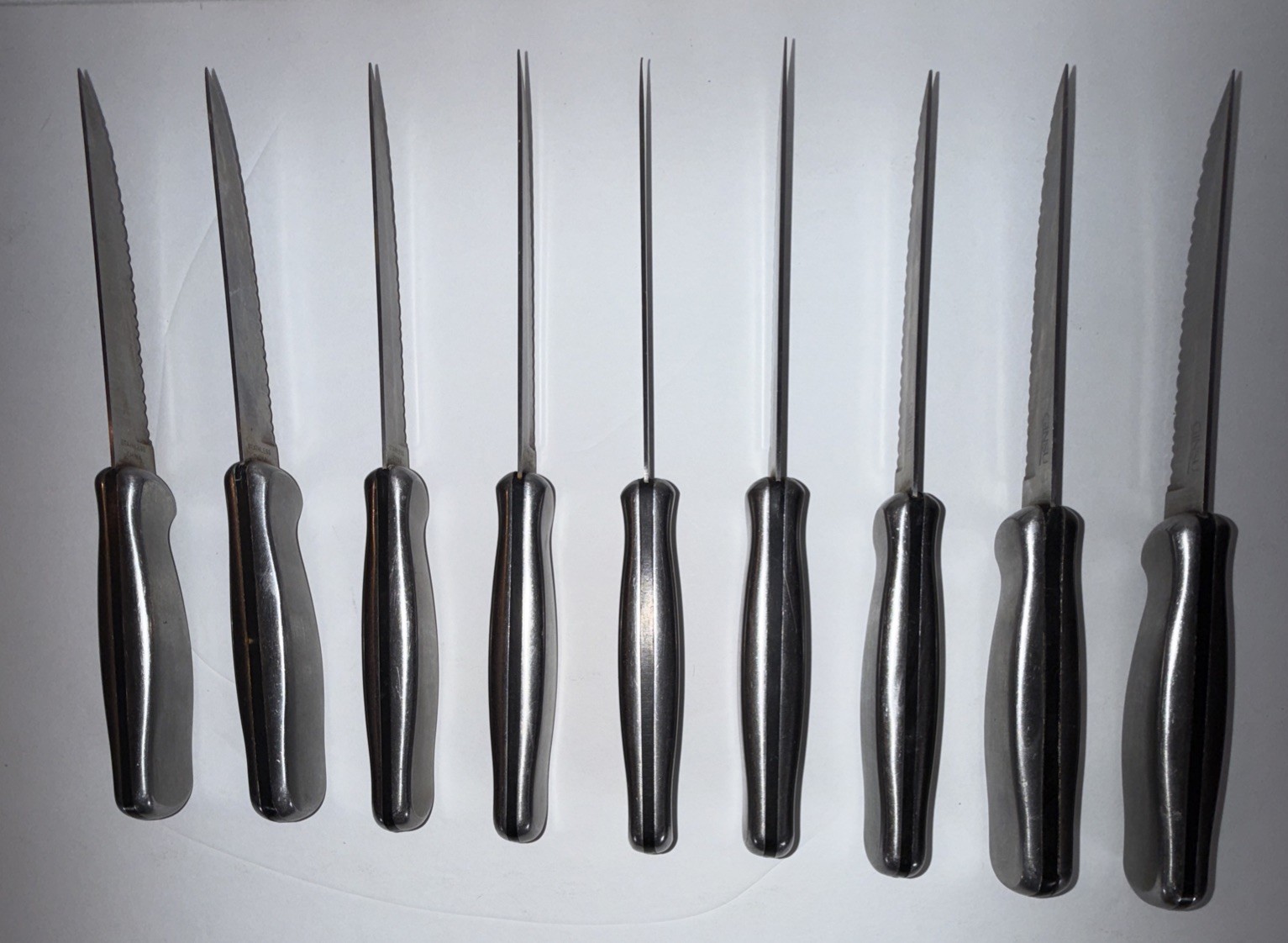 9 Ginsu Heavy Handled Stainless Steel Steak Knives Silver & Black Serrated 8.5”