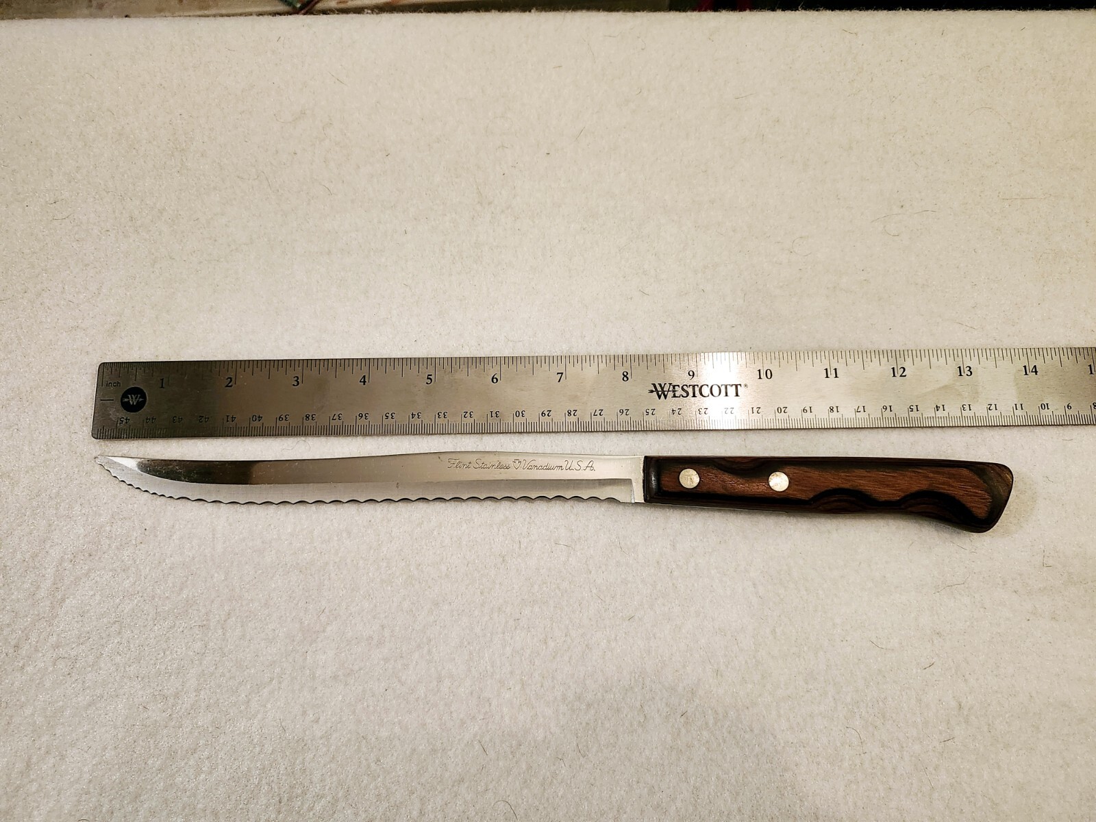 Vintage 8″ Flint Stainless Vanadium USA Serrated Knife