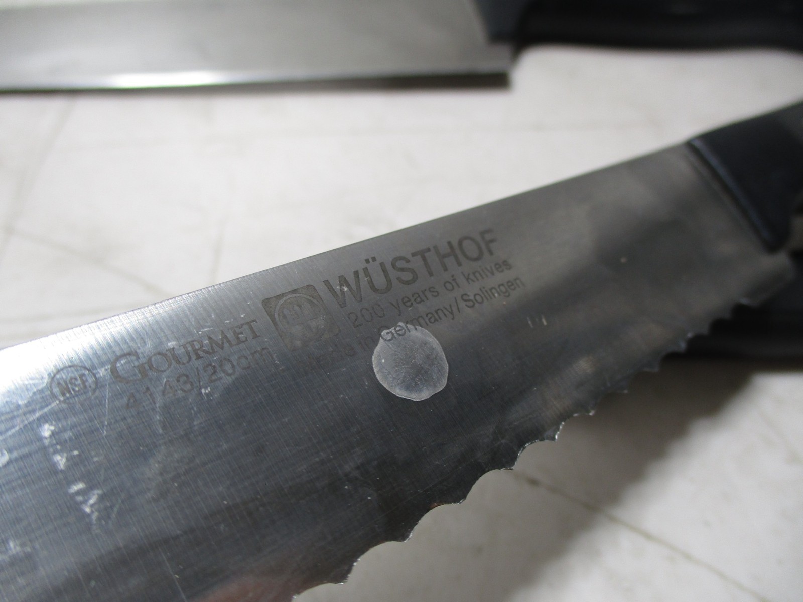 L161) Set Of 5 Wusthof Gourmet Knives 3 Steak. 8″ Chef & 8″ Serrated Bread Knife
