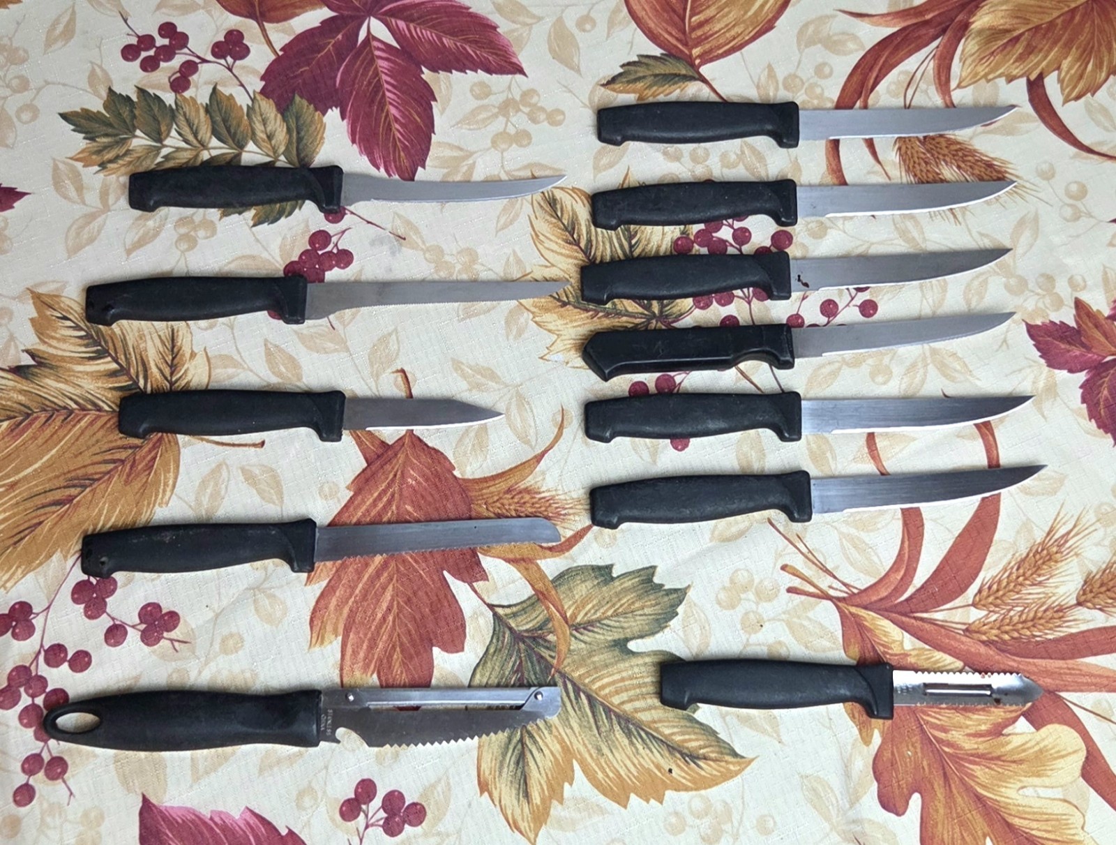 Mixed Lot Of 12 Knives Black Handles