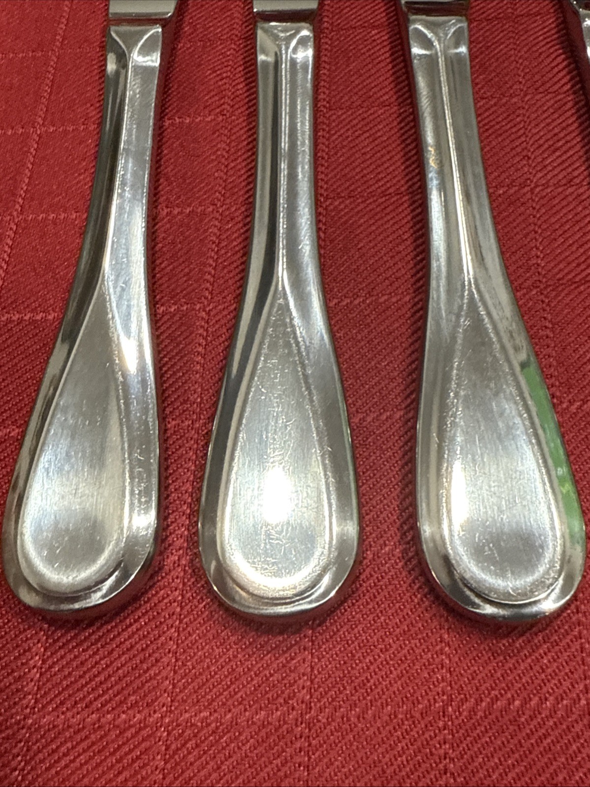 BRAVO Stainless By Mikasa Vietnam 18/10 Glossy Set Of 12 Steak Knives 9 3/4”