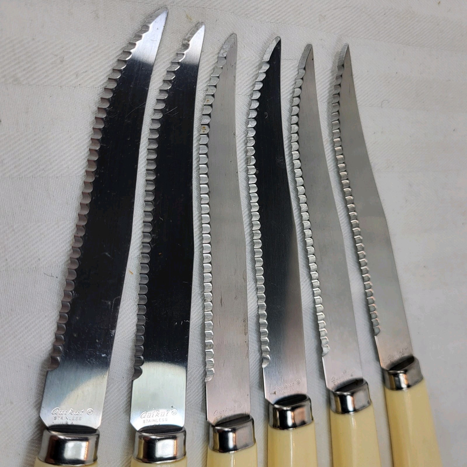 Quikut Build A Set of STEAK KNIVES Set of 6 Stainless Cream Plastic Handle Shell