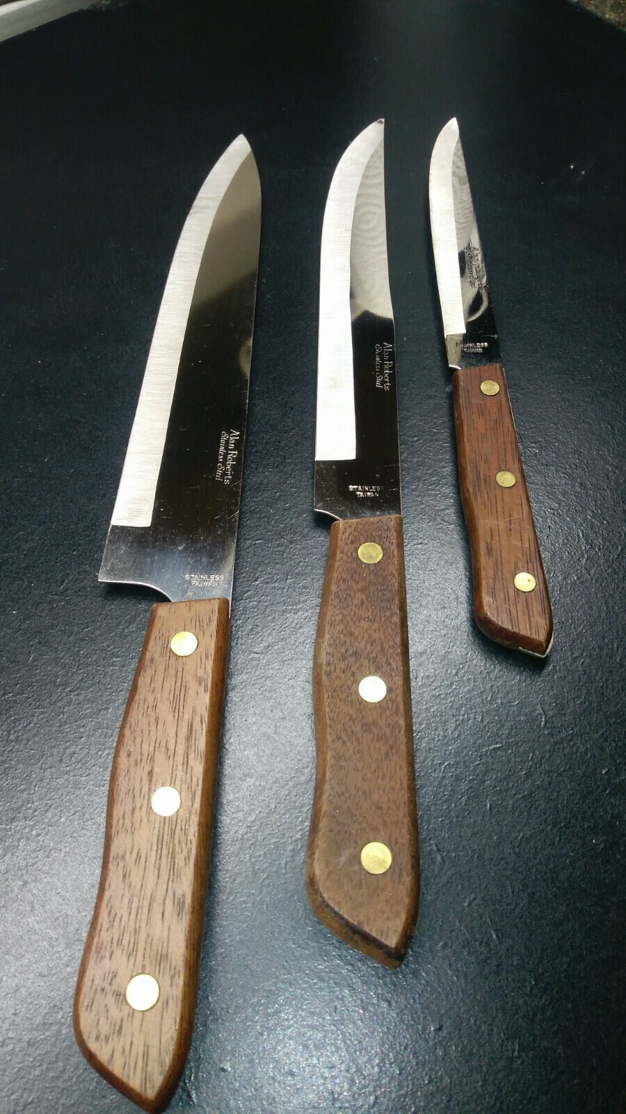 Vintage 3pc ALAN ROBERTS Taiwan, Stainless 5″ 7″ 8″ Blade Knife Wood Handle Set