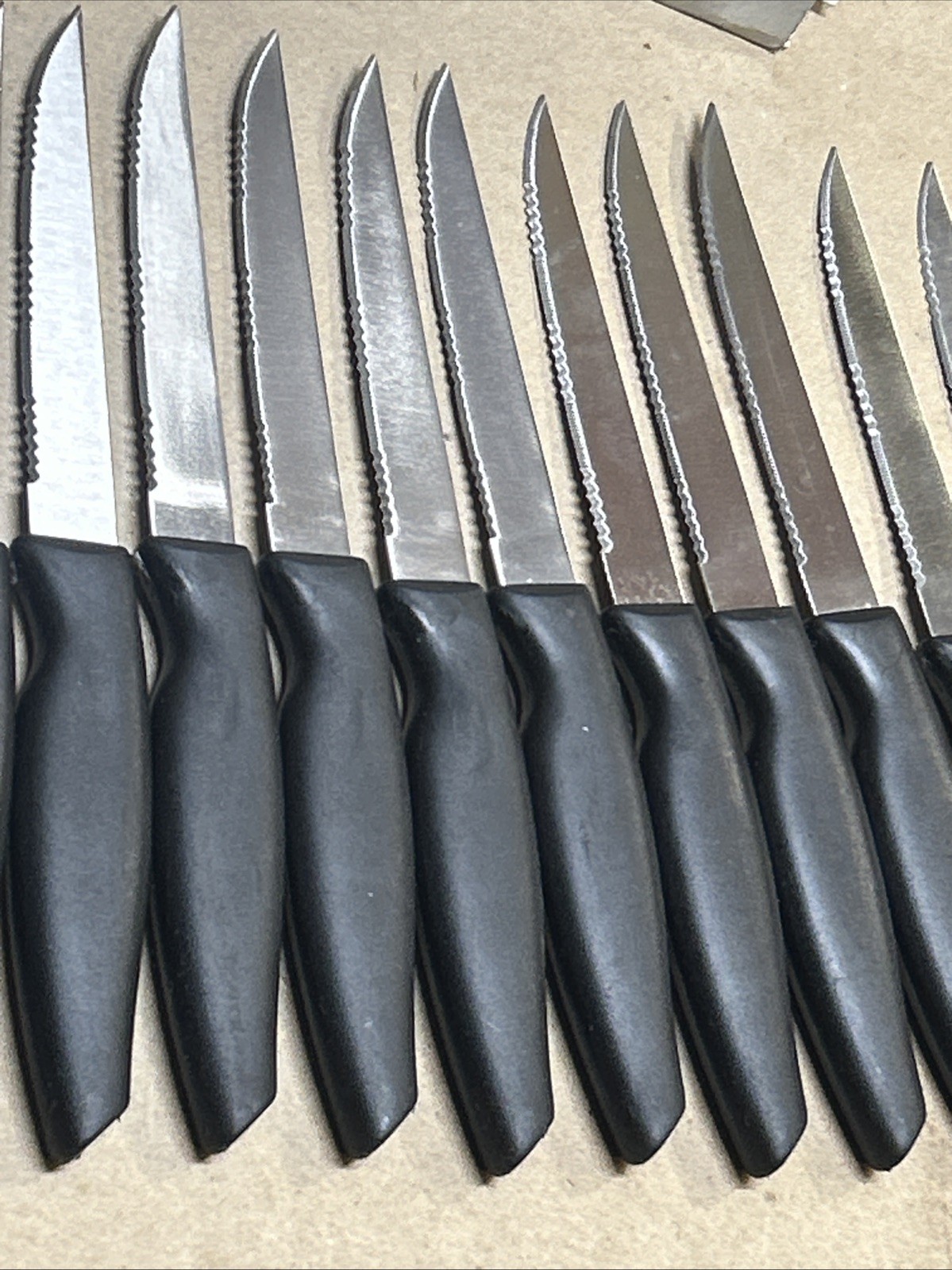 Set Of 14 Euro Star Farberware Serrated 4.4” Steak Knives
