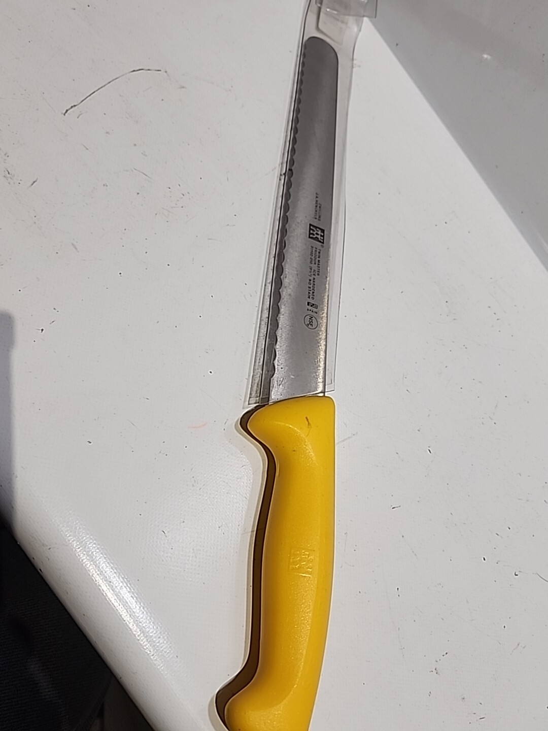 Henckels Zwilling Twin Master 9.5″ Yellow Serrated Bread Knife 32102-250