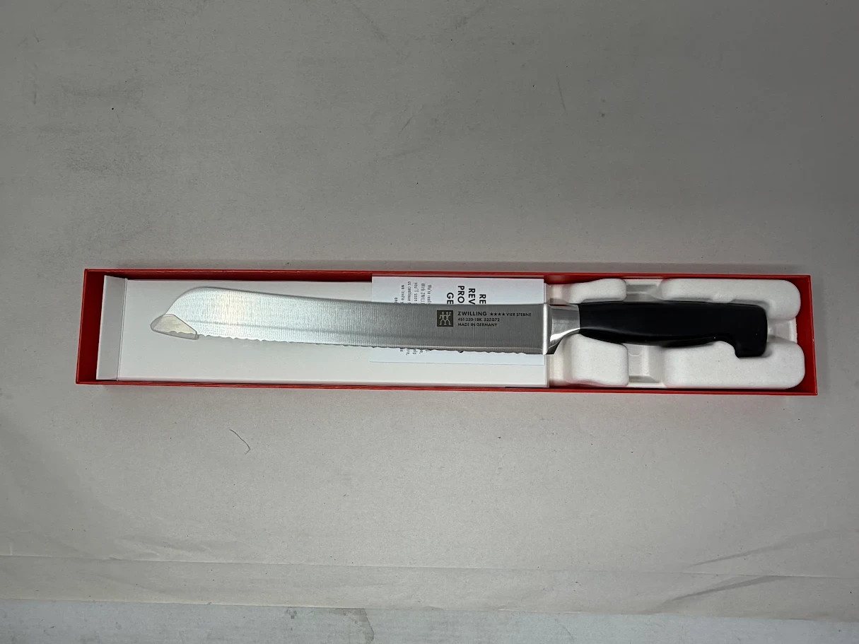 ZWILLING Four Star 9-inch Country Bread Knife