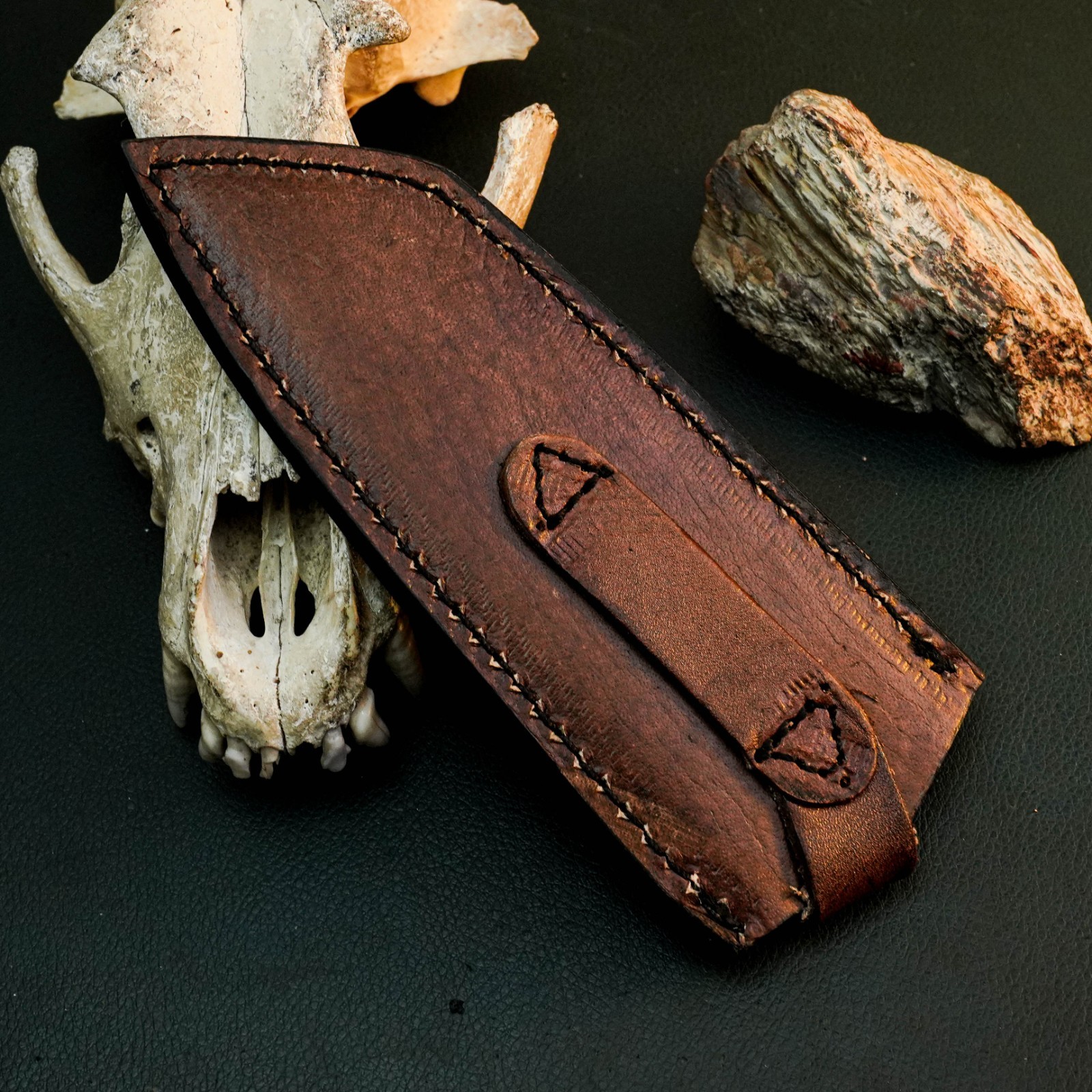 10.5″ D2 Kitchen Knife Full Tang Camping Resin Handle Chef Leather Sheath