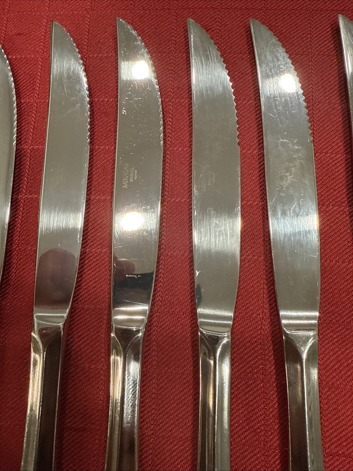 BRAVO Stainless By Mikasa Vietnam 18/10 Glossy Set Of 12 Steak Knives 9 3/4”