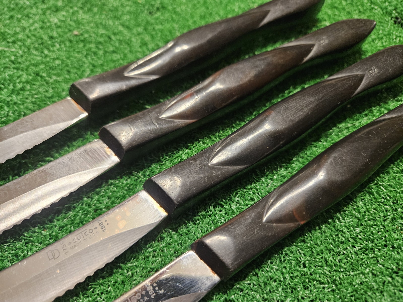 CUTCO 1759 DD Serrated Steak Table Knives Classic Dark Brown Handle Set of 4