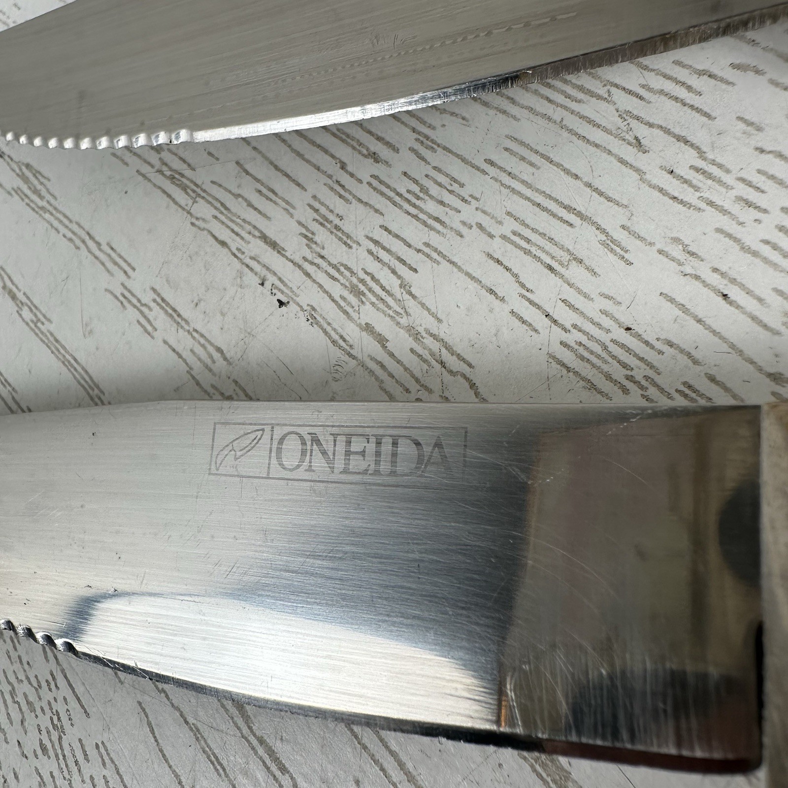 Oneida Jumbo Serrated Steak Knives Set Of 7 Large Wood Ergonomic Handle 5” Blade