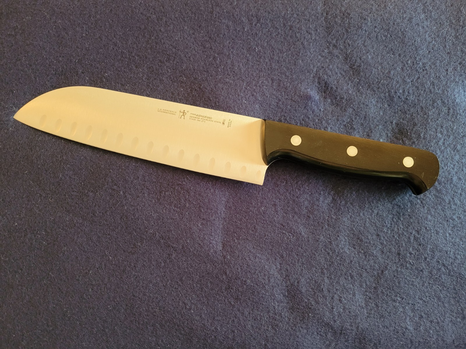 HENCKELS INTL. FINE EDGE PRO Santoku Knife~ 7″ no. 31428-180