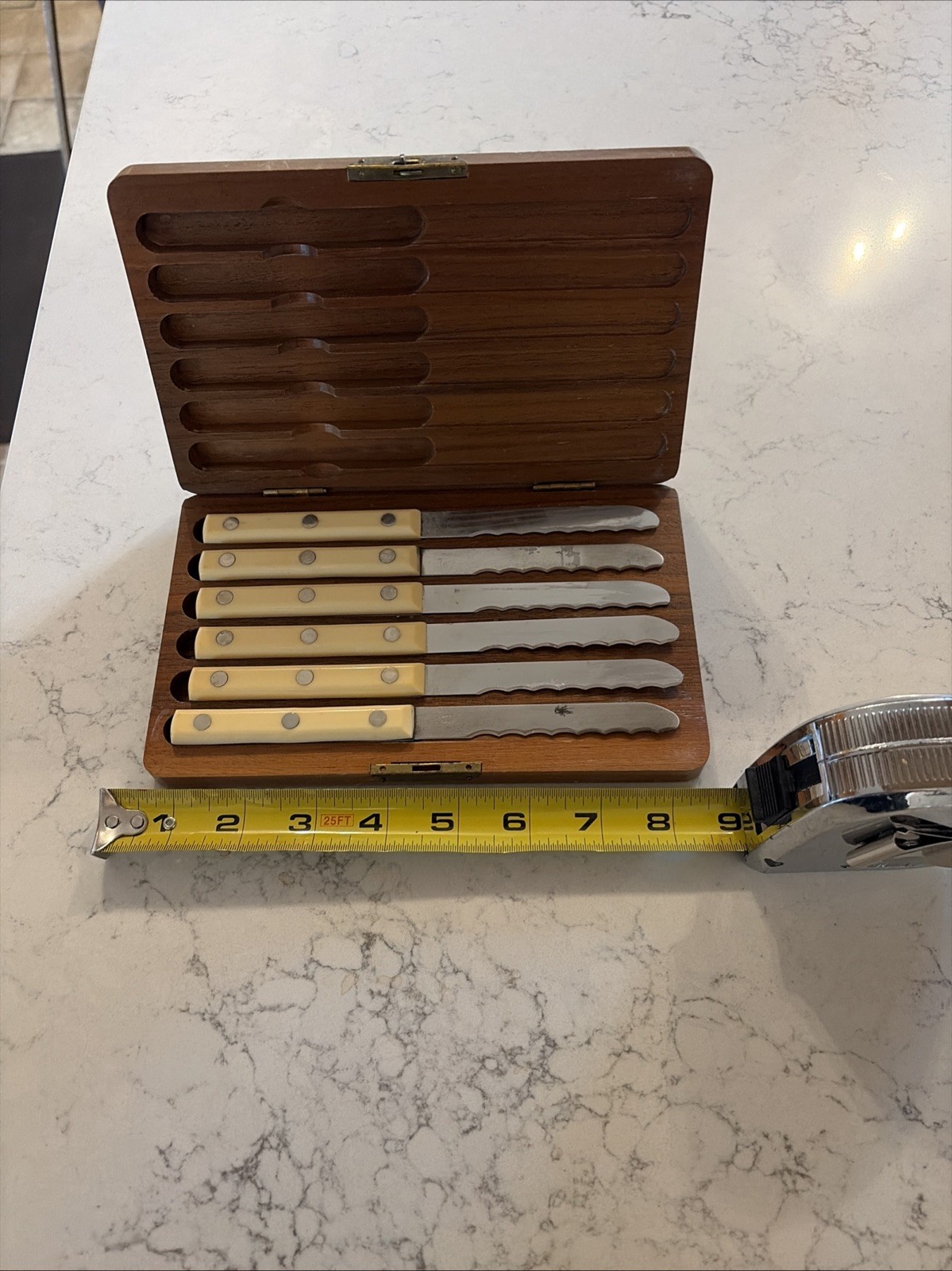Vtg Simmons Set of 6 Stainless Steak Knives Original Wood Box Bakelite Handles
