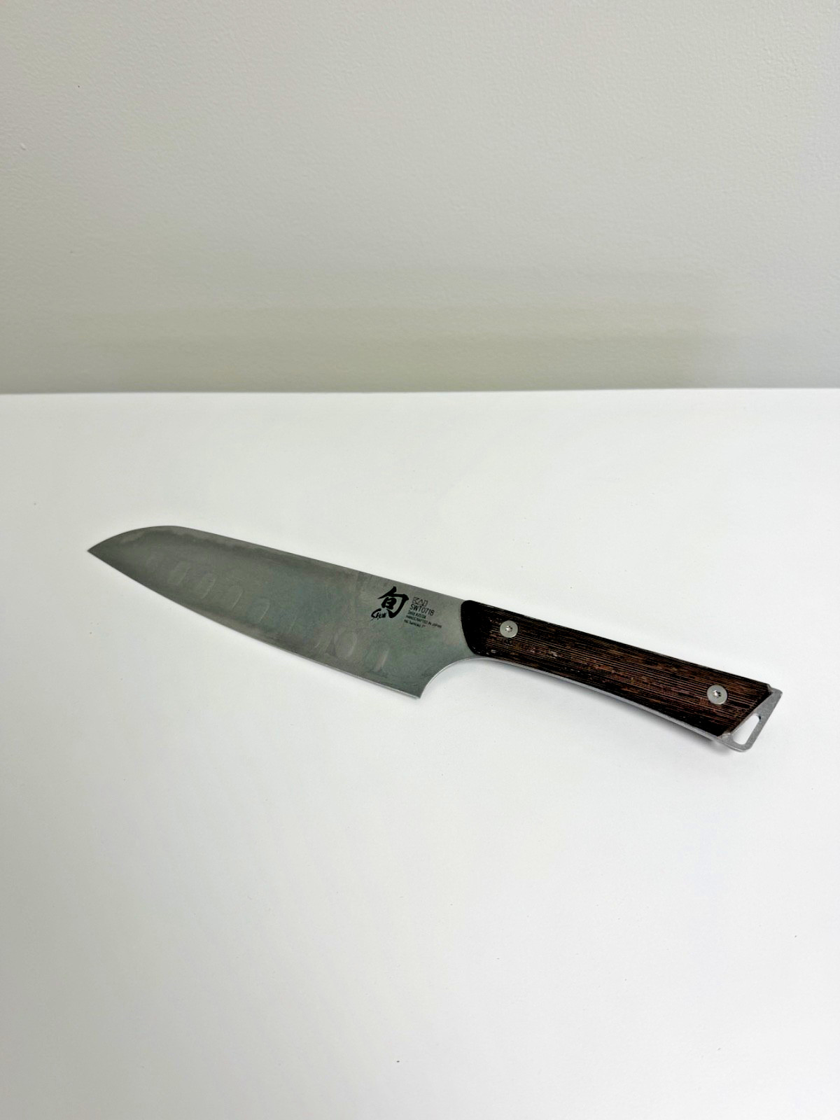 Shun Kanso 7 in Santoku Knife – SWT0718