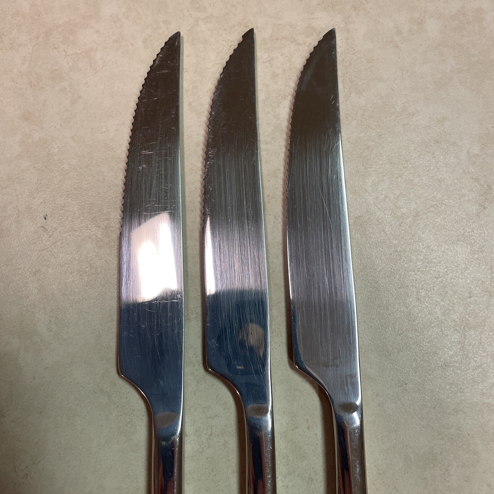 Tomodachi Steak Knives Stainless Steel Smooth Modern 9.5” Long Set of 3 READ