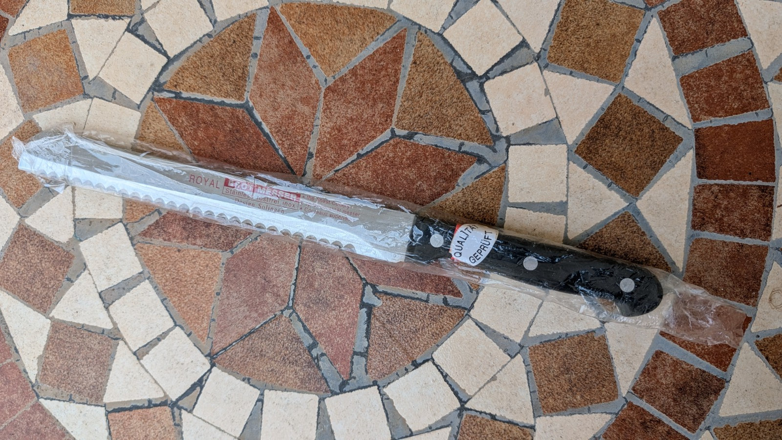 NEW Royal Stainless Steel Serrated Slicing Knife 13 1/4″ Solingen